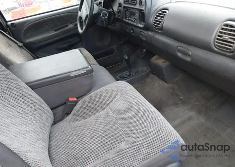 2001 Dodge Ram 1500 St z USA, uszkodzony, nr VIN 3B7HF13Z61G726914